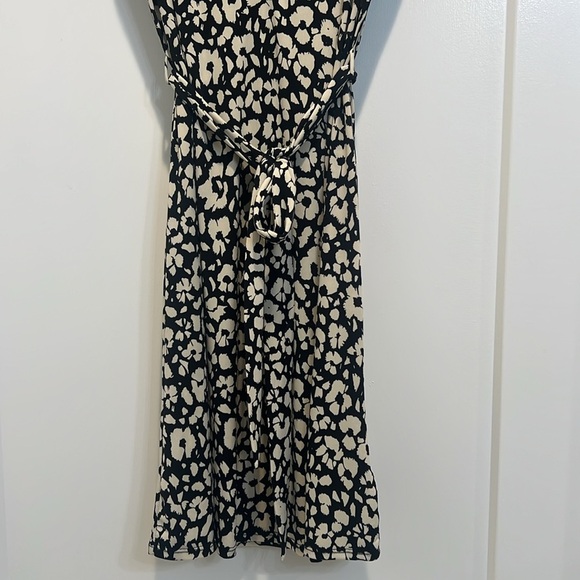 Kaileigh Stylish Black and Cream Women's Dress size medium. - Picture 6 of 11
